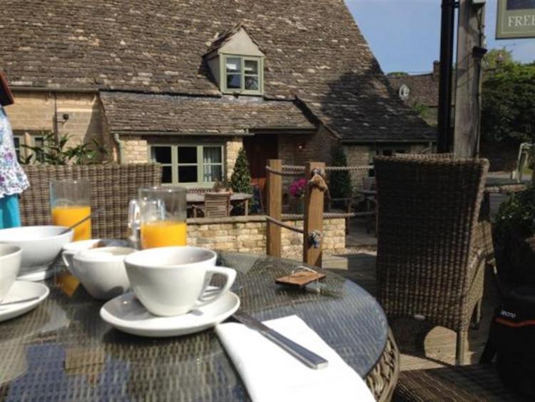 njo6ht--hay2theploughatbreakfast (1)