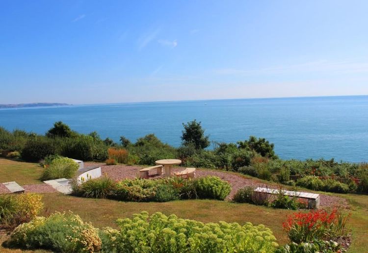 821fb40e65ed038f2e48365a17b65889