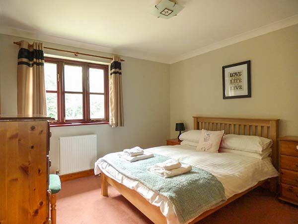 sc_14394742593332_927399_06